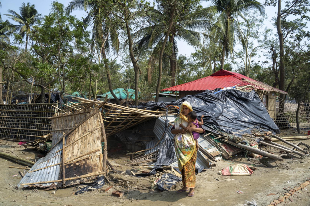 Caption: Devastated mother witnesses her shelter demolished in the aftermath of Cyclone Mocha, Teknaf, 14th May ©️UNDP/Imran Roky